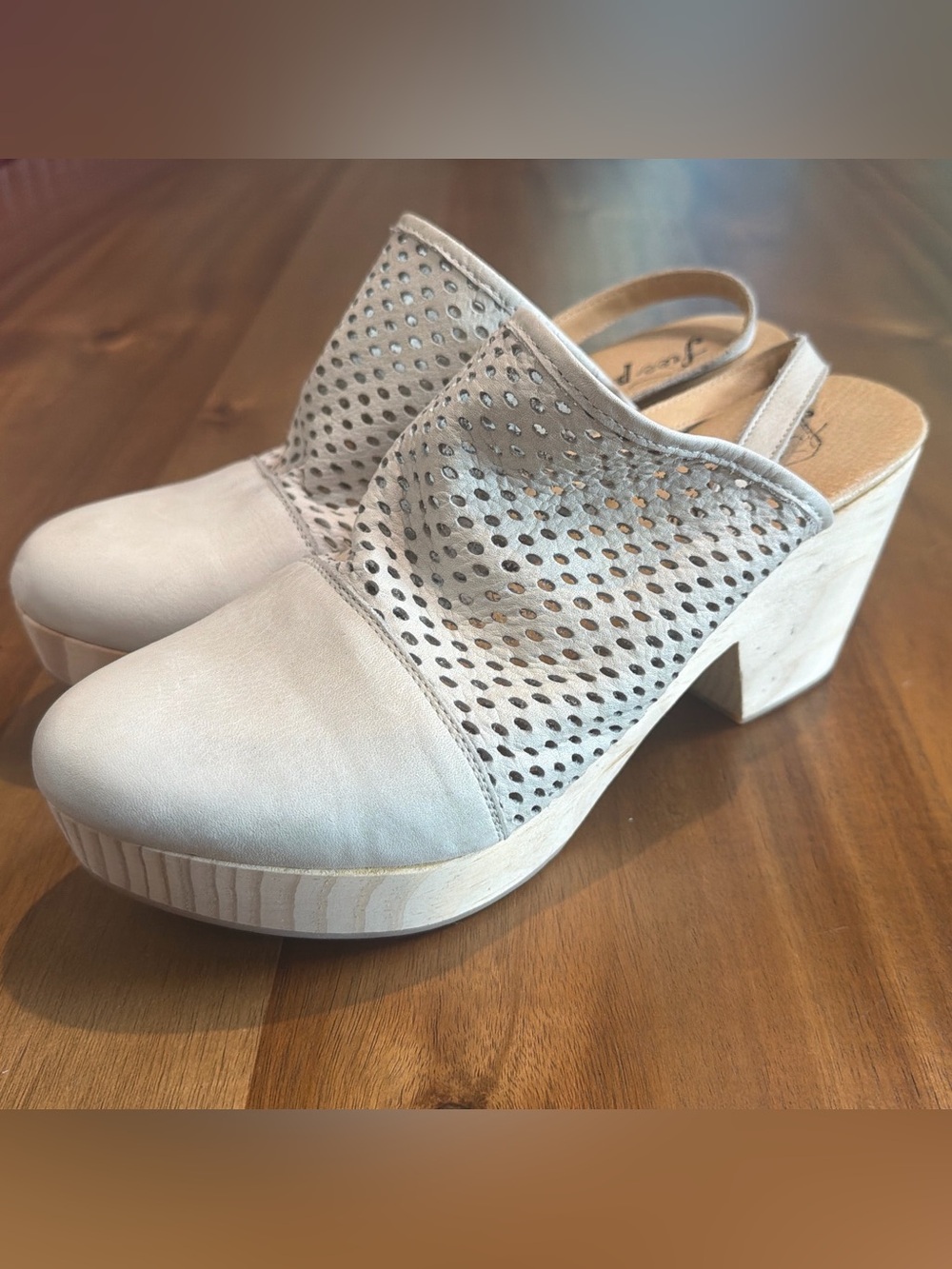 FREE PEOPLE Sz 8.5/39 Women's Perforated Leather Clogs Logan Slingback Heels